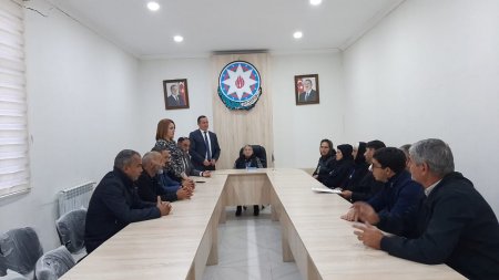Göyçay rayonunda çalışan bir qrup media nümayəndəsi Vətən müharibəsinin informasiya cəbhəsində arxa cəbhədə göstərdiyi fəaliyyətə görə mükafatlandırılıb. Göyçay rayonunda çalışan bir qrup media nümayəndəsi Vətən müharibəsinin informasiya cəbhəsində arxa cəbhədə göstərdiyi fəaliyyətə görə mükafatlandırılıb.