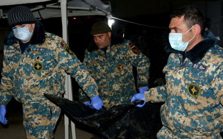 Daha 2 erməni hərbçinin qalıqları təhvil verildi Daha 2 erməni hərbçinin qalıqları təhvil verildi