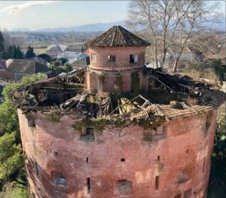Lənkəran şəhərində yerləşən tarixi zindan qalası qəzalı, acınacaqlı vəziyyətdədir - FOTOLAR