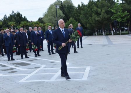 Sumqayıtda Ümummilli Lider Heydər Əliyevin xatirəsi anılıb.
