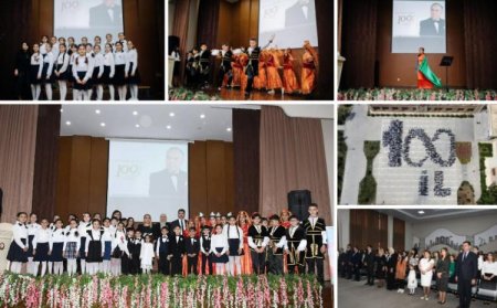 Abşeron rayonu 4 nömrəli tam orta məktəbdə "Əbədi müstəqillik tarixi yazan lider" adlı tədbir keçirilib Abşeron rayonu 4 nömrəli tam orta məktəbdə "Əbədi müstəqillik tarixi yazan lider" adlı tədbir keçirilib
